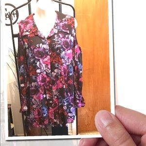 Lys button up open shoulder top. Plus size